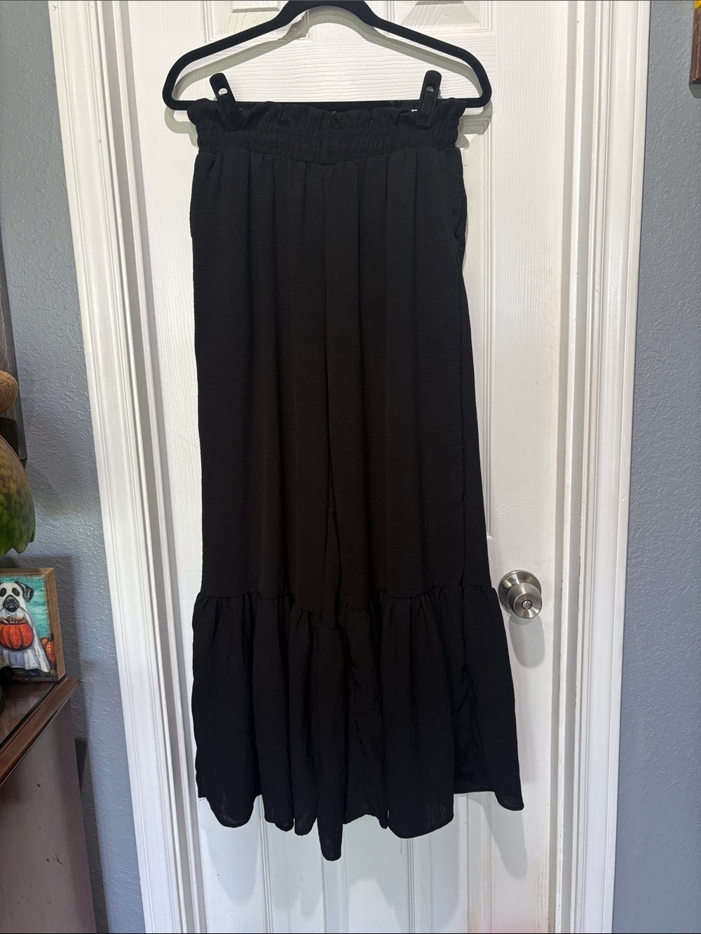 Black Lightweight Pants with Ruffled Hem Legs